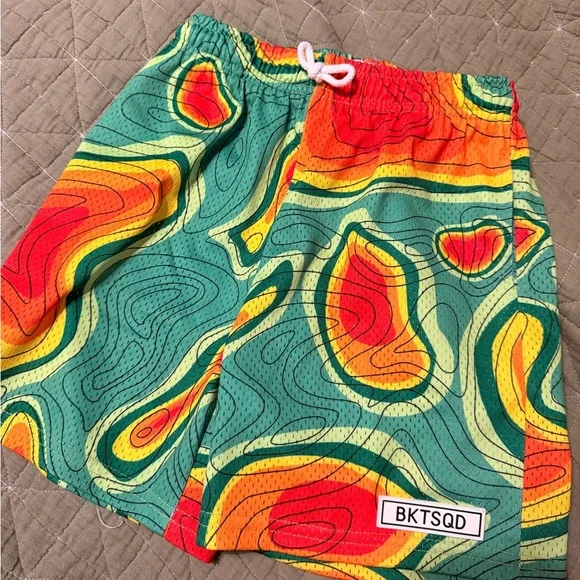 BKTSQD Vibrant Patterned Shorts Size YXL - Picture 1 of 4